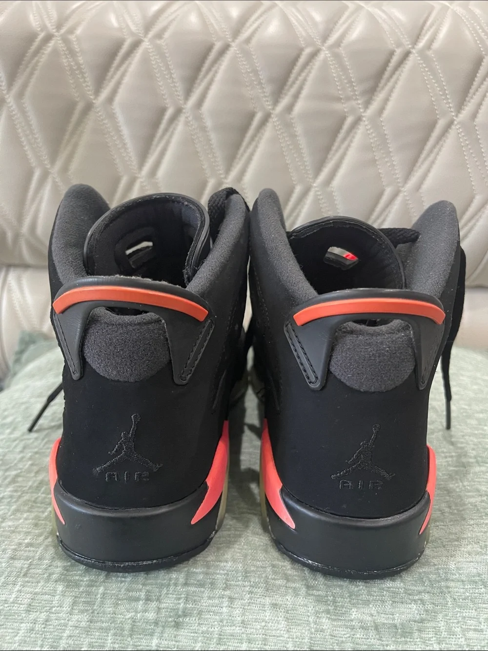 Jordan 6 retro “black infrared” size 6Y